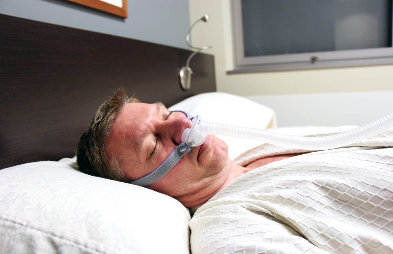 أسباب صعوبة التنفس من الأنف أثناء النوم وطرق العلاج