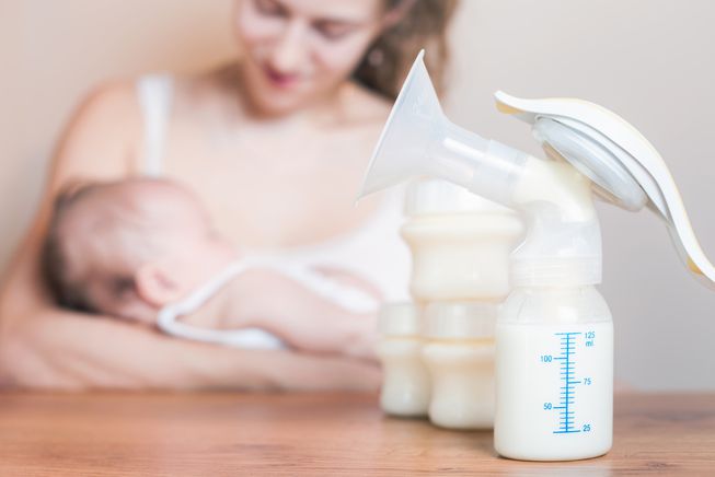 تفسير حلم خروج الحليب من الثدي للمطلقة