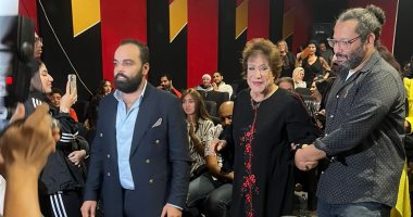 سميحة أيوب وحمدى المرغنى ومحمد جمعة بافتتاح عرض " فوتوغرافيا"