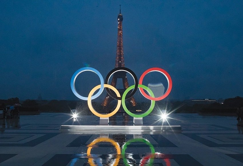 الرئيس الفرنسي يرفض رفع العلم الروسي في أولمبياد باريس