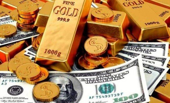 سعر الذهب والدولار اليوم الثلاثاء.. ارتفاع جنوني لـ «الأصفر» واستقرار «الأخضر»